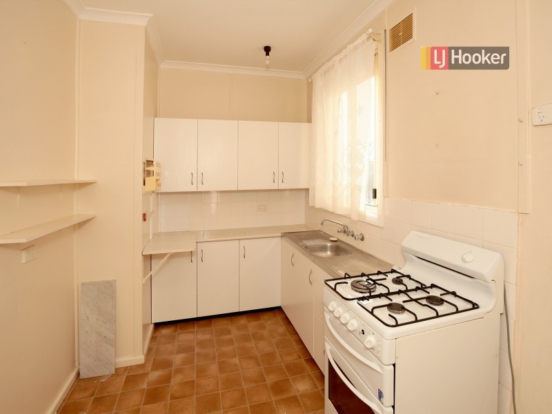 3 Phillip Avenue, Mount Austin NSW 2650