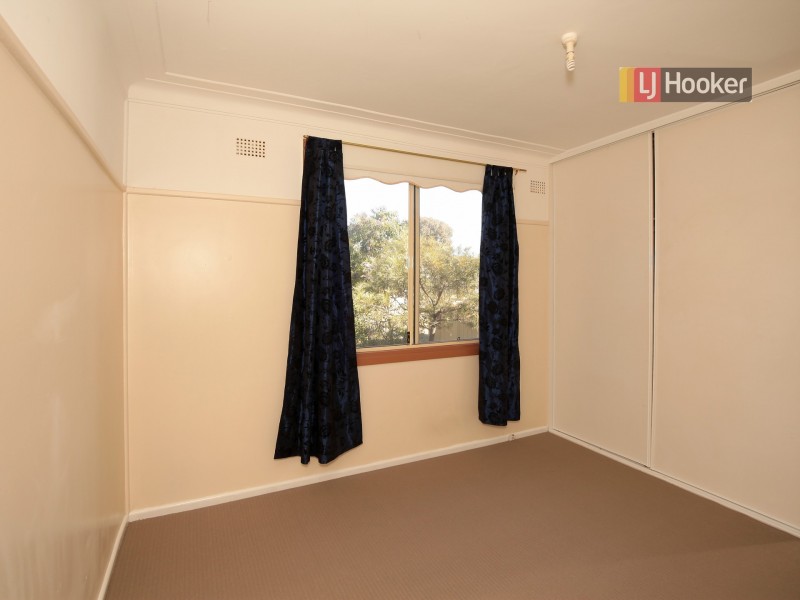 3 Phillip Avenue, Mount Austin NSW 2650