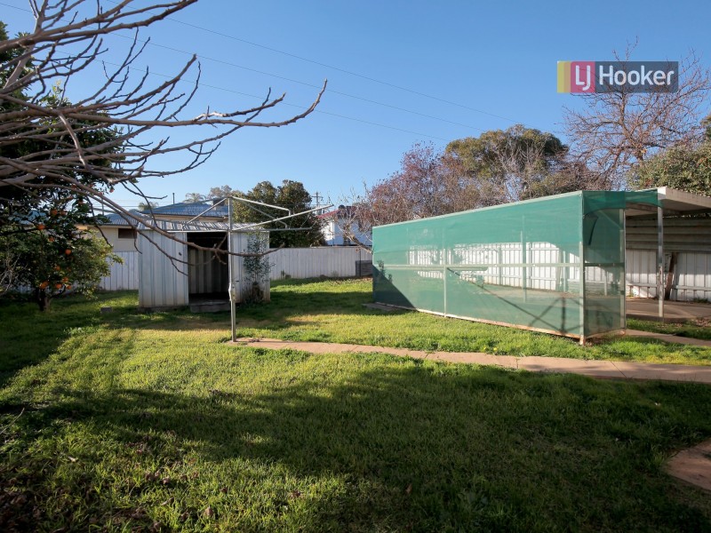3 Phillip Avenue, Mount Austin NSW 2650