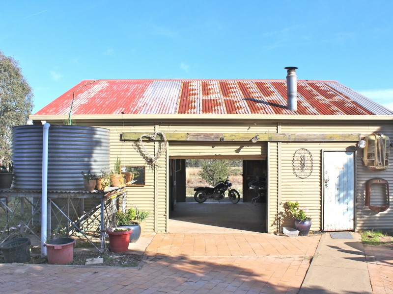 36 Bakers Lane, Gumly Gumly NSW 2652