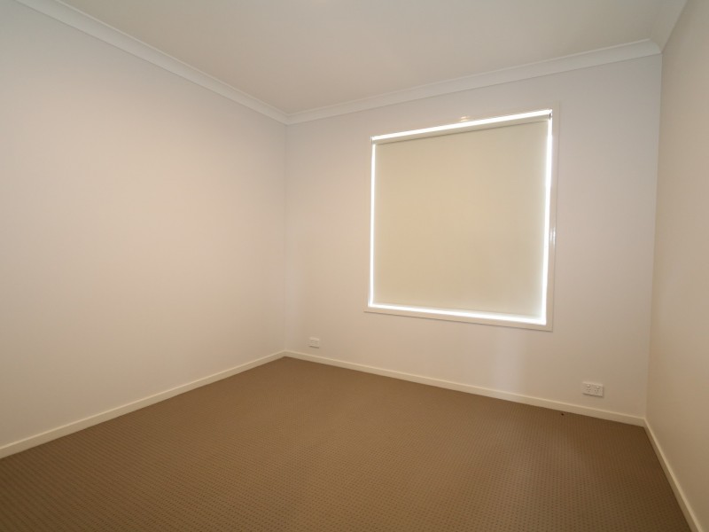 17 Sunvale Crescent, Estella NSW 2650