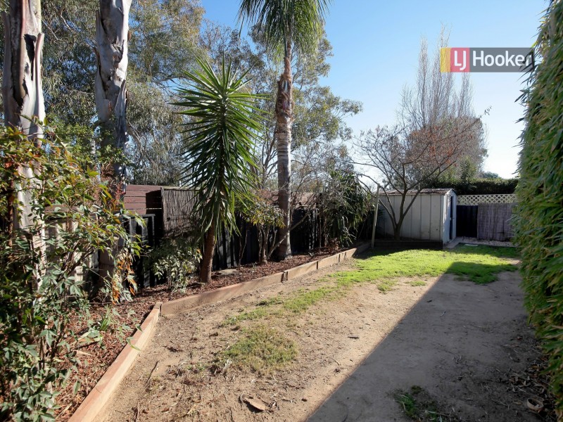27 O’Connor Street, Tolland NSW 2650
