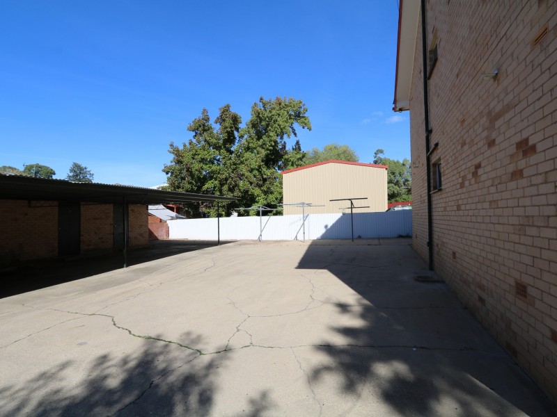 1/143 Lake Albert Road, Kooringal NSW 2650