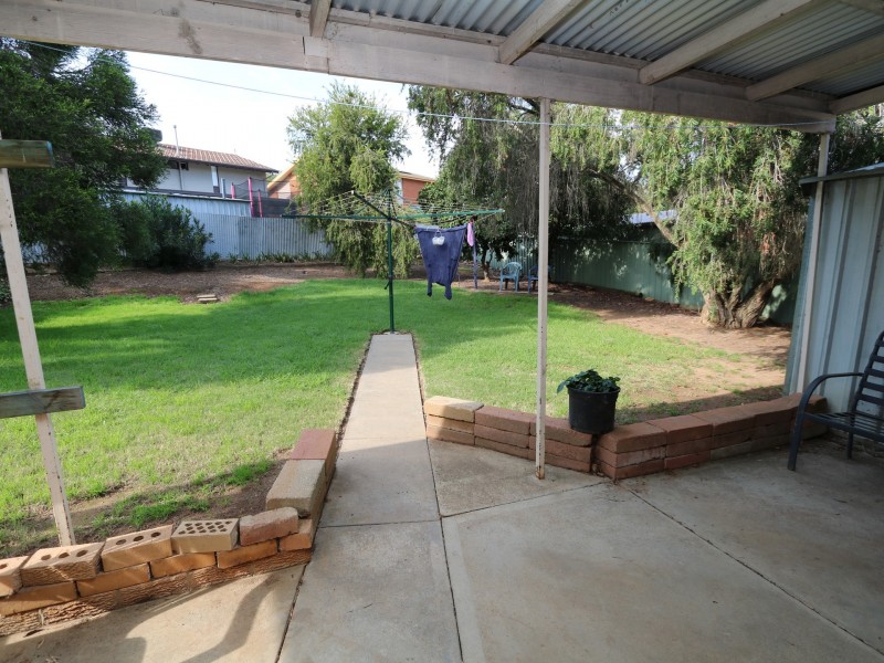 10 Banks Avenue, Kooringal NSW 2650