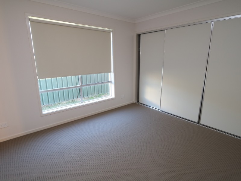 6 Tantoon Circuit, Forest Hill NSW 2651