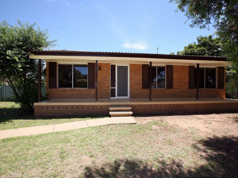 155 Raye Street, Tolland NSW 2650