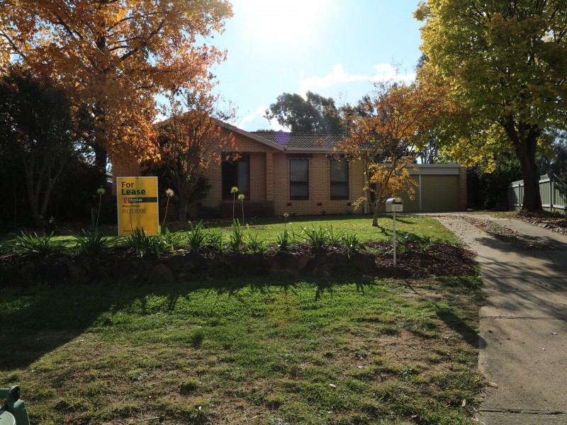13 Tinga Crescent, Kooringal NSW 2650