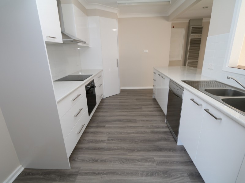 13 Tinga Crescent, Kooringal NSW 2650