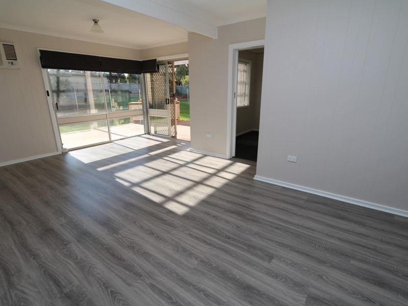 13 Tinga Crescent, Kooringal NSW 2650