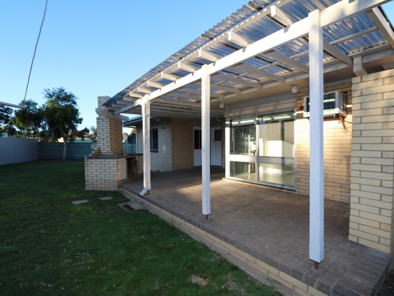 13 Tinga Crescent, Kooringal NSW 2650