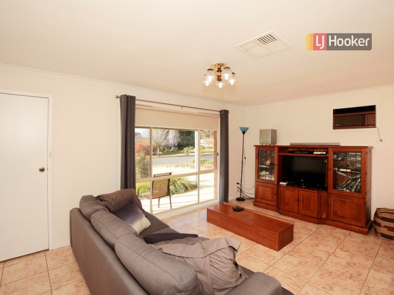 2 Matheson Place, Estella NSW 2650