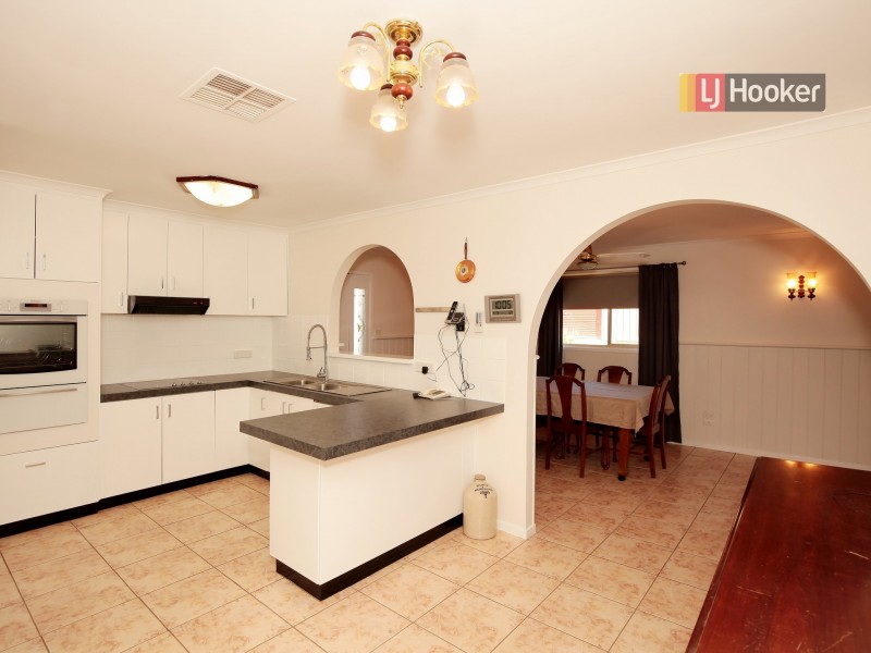2 Matheson Place, Estella NSW 2650