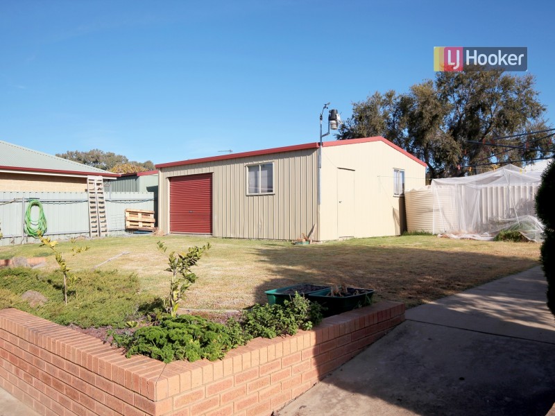 2 Matheson Place, Estella NSW 2650