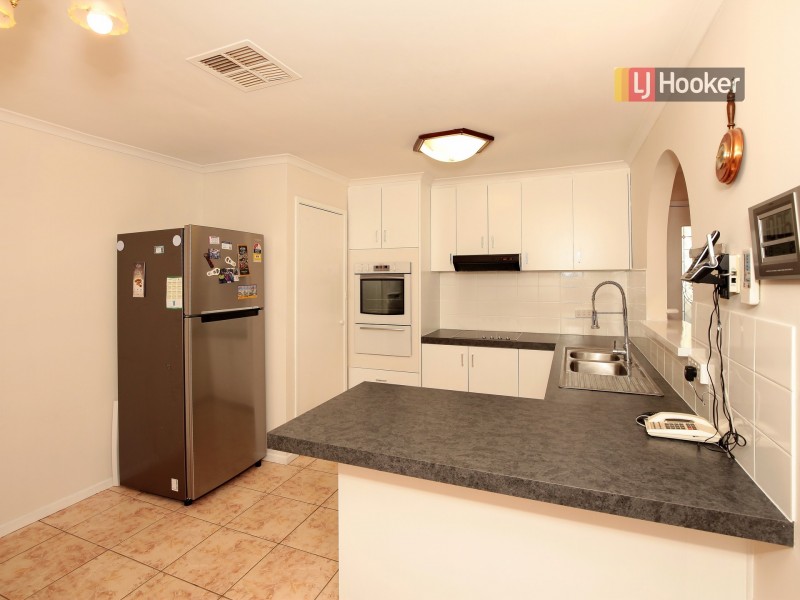 2 Matheson Place, Estella NSW 2650