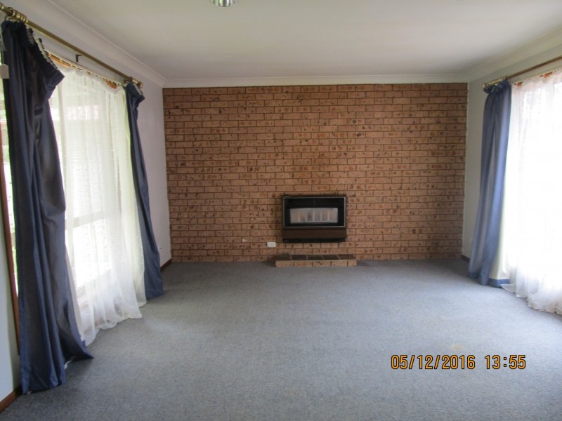 14 Bocquet Street, Lake Albert NSW 2650