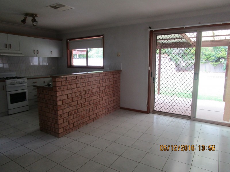 14 Bocquet Street, Lake Albert NSW 2650