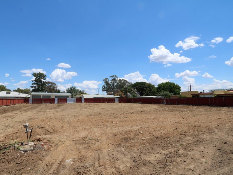 58-60 Inglis Street, Lake Albert NSW 2650