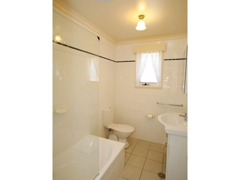 7 Edgehill Place, Tolland NSW 2650