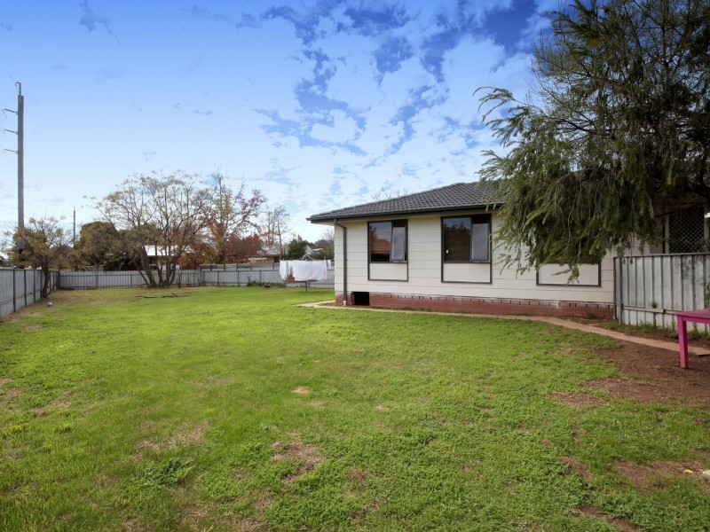 7 Edgehill Place, Tolland NSW 2650