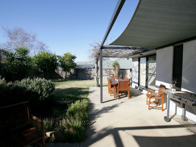 6 Skiff Place, Estella NSW 2650