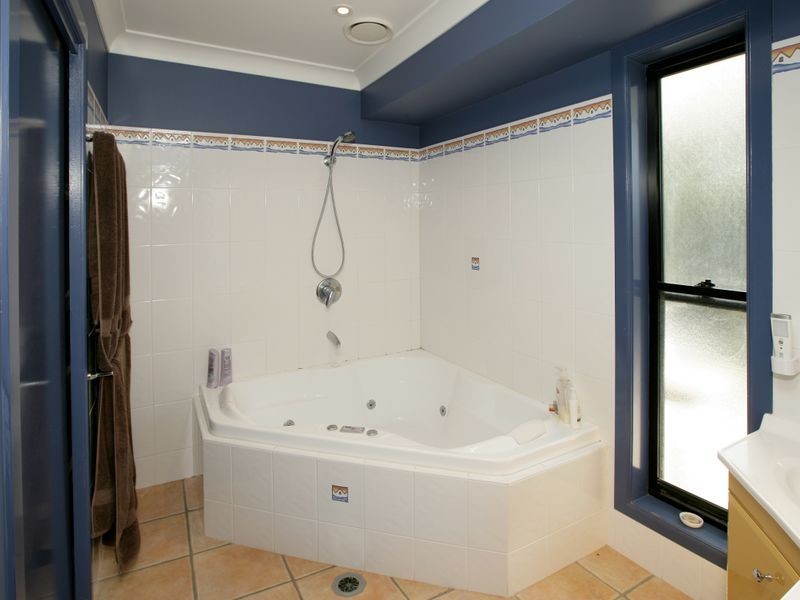 6 Skiff Place, Estella NSW 2650