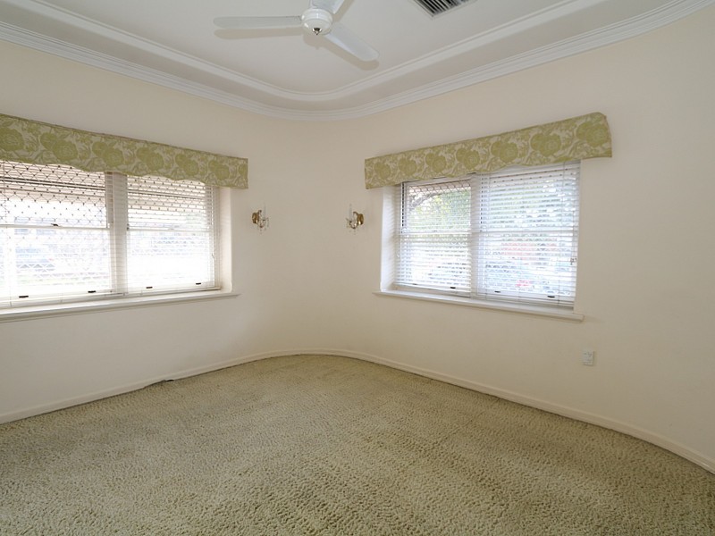 9 Lewisham Avenue, Wagga Wagga NSW 2650