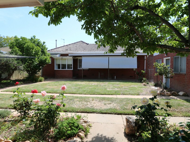9 Lewisham Avenue, Wagga Wagga NSW 2650