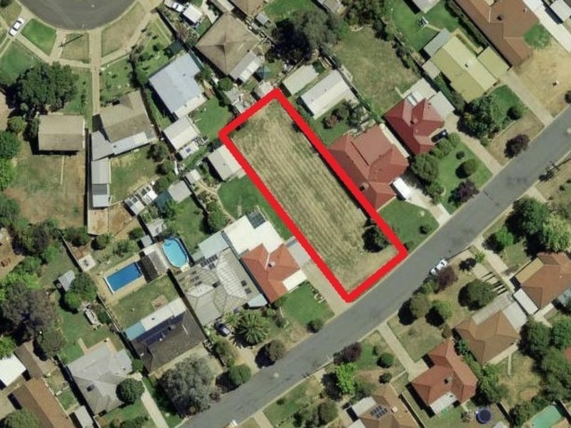 42 Cutler Avenue, Kooringal NSW 2650