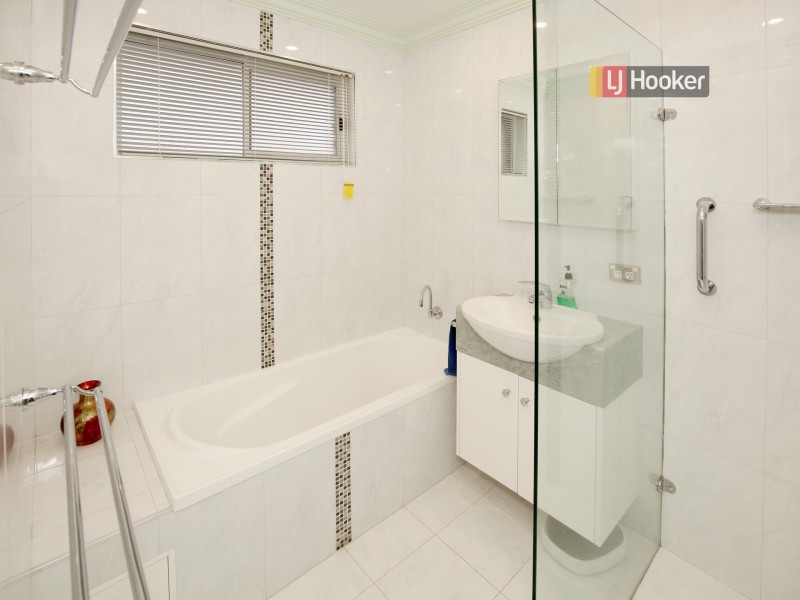 21 Fraser Street, Mount Austin NSW 2650