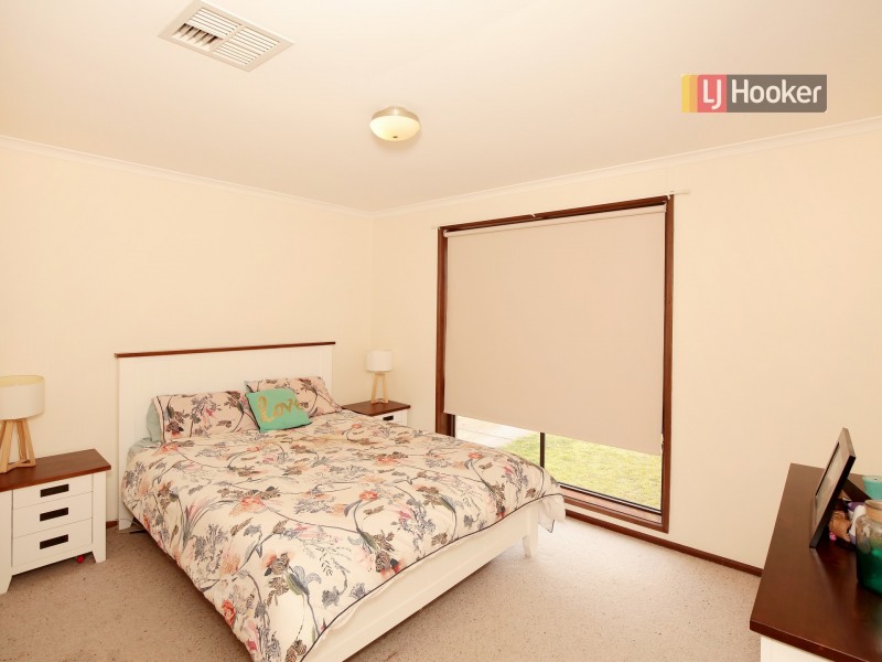 25 Cox Avenue, Forest Hill NSW 2651