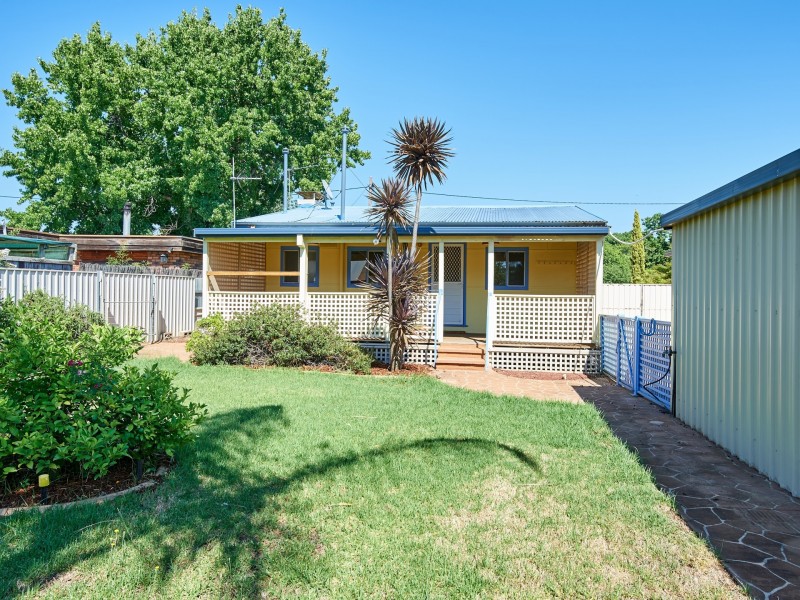 55 Inglis Street, Lake Albert NSW 2650