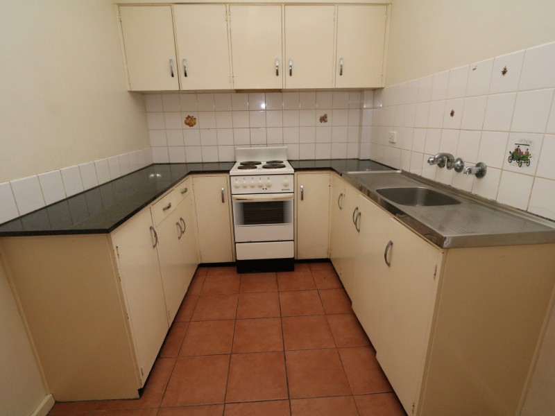 2/143 Lake Albert Road, Kooringal NSW 2650