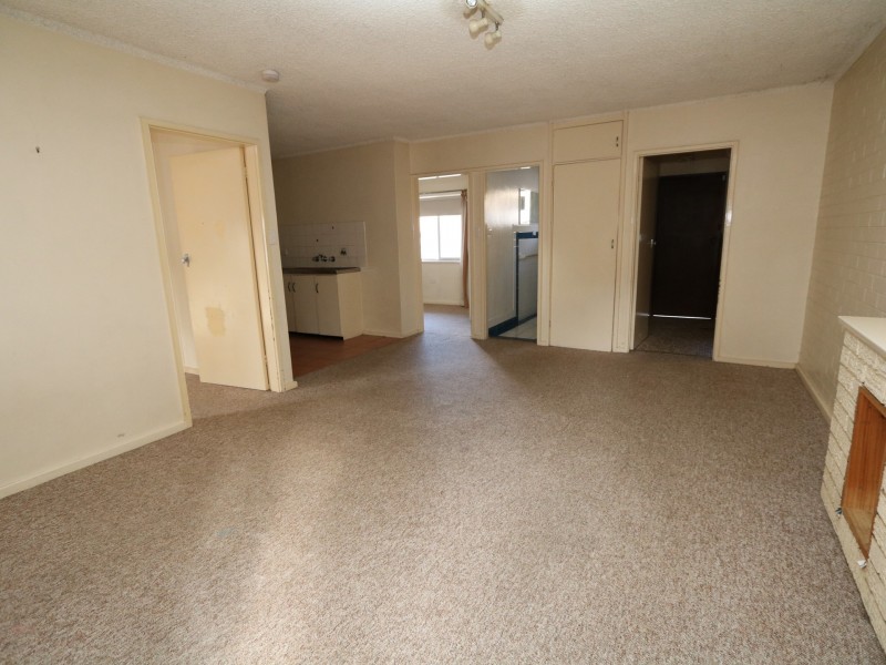 2/143 Lake Albert Road, Kooringal NSW 2650