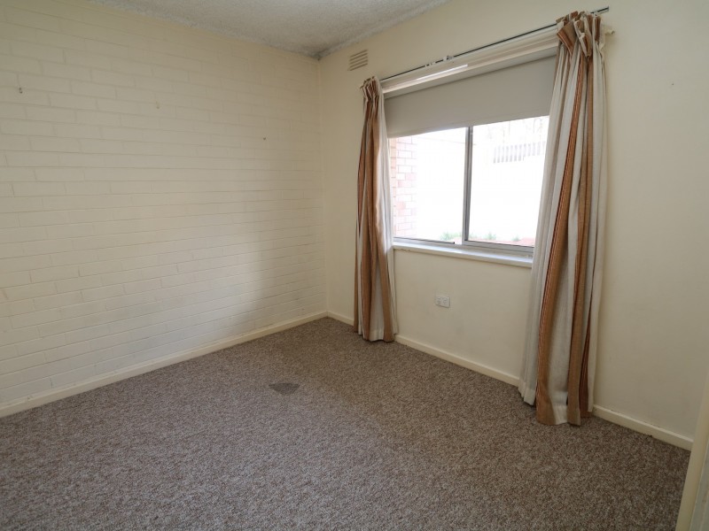 2/143 Lake Albert Road, Kooringal NSW 2650