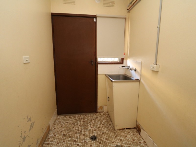 2/143 Lake Albert Road, Kooringal NSW 2650