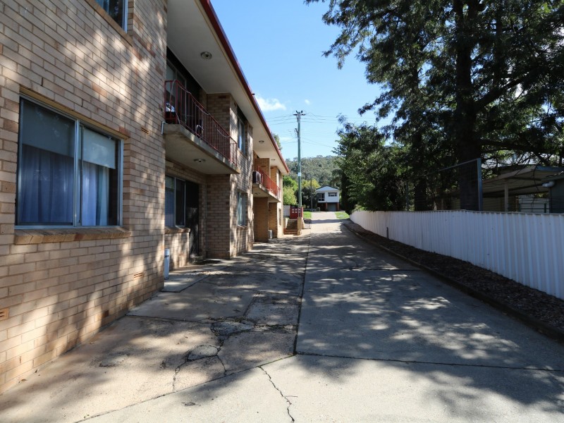 2/143 Lake Albert Road, Kooringal NSW 2650