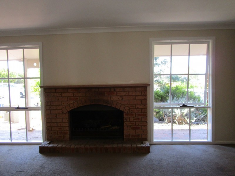 2/16 Spokes Street, Kooringal NSW 2650