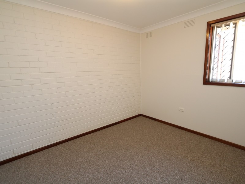 2/6 Nordlingen Drive, Tolland NSW 2650