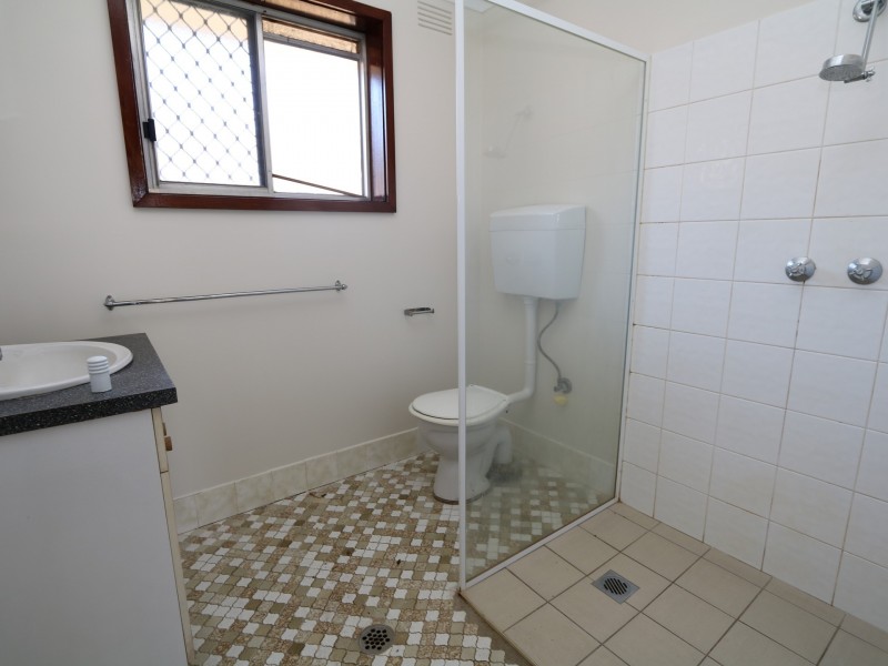 2/6 Nordlingen Drive, Tolland NSW 2650