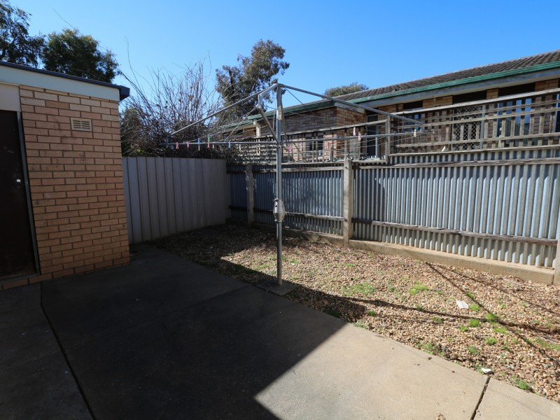2/6 Nordlingen Drive, Tolland NSW 2650