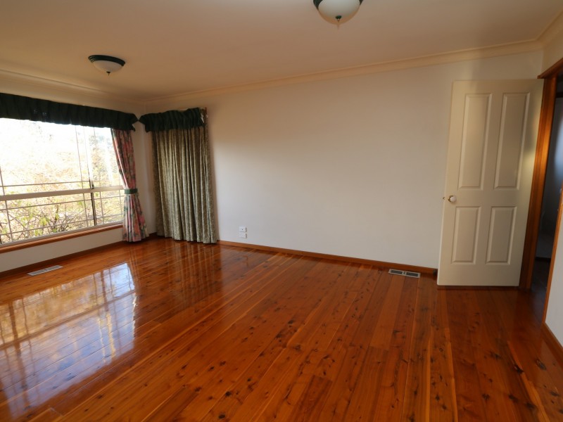 2 Delvin Place, Kooringal NSW 2650