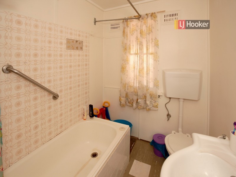 16 Tarakan Avenue, Ashmont NSW 2650