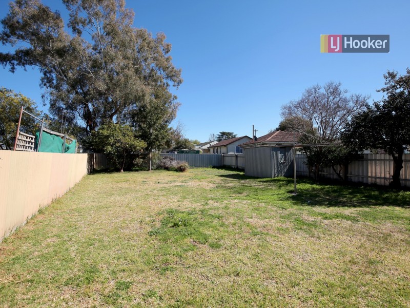 16 Tarakan Avenue, Ashmont NSW 2650