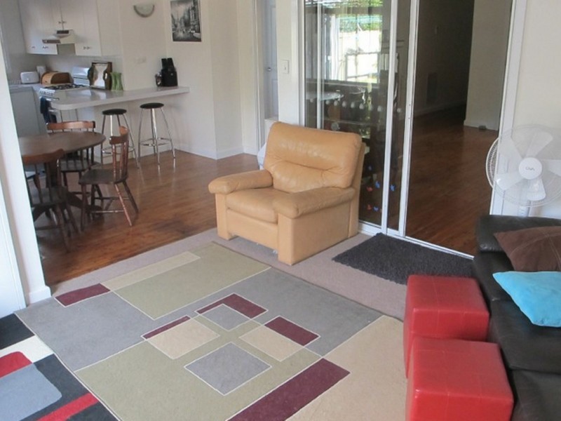 15 Mathoura Avenue, Mount Austin NSW 2650