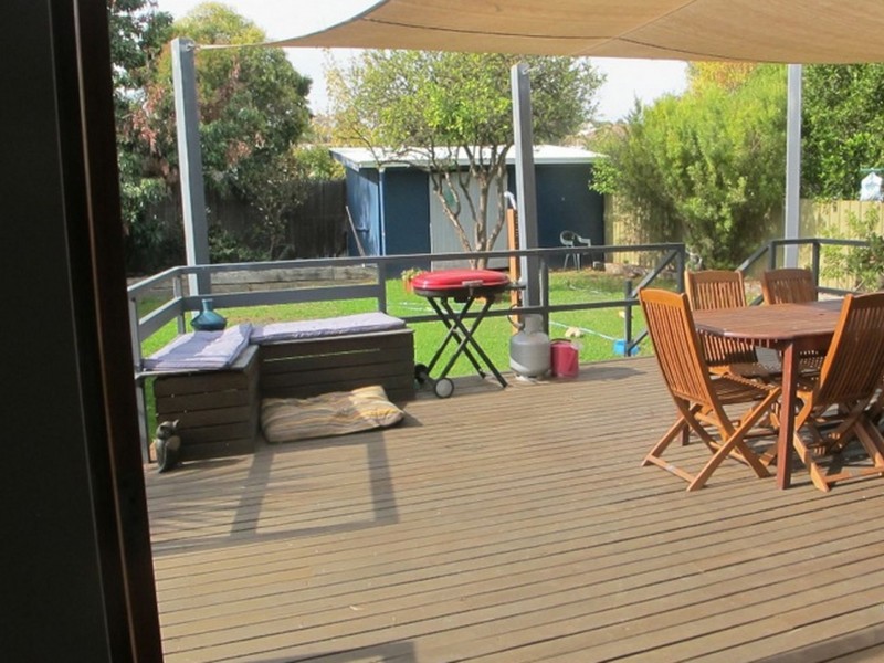 15 Mathoura Avenue, Mount Austin NSW 2650