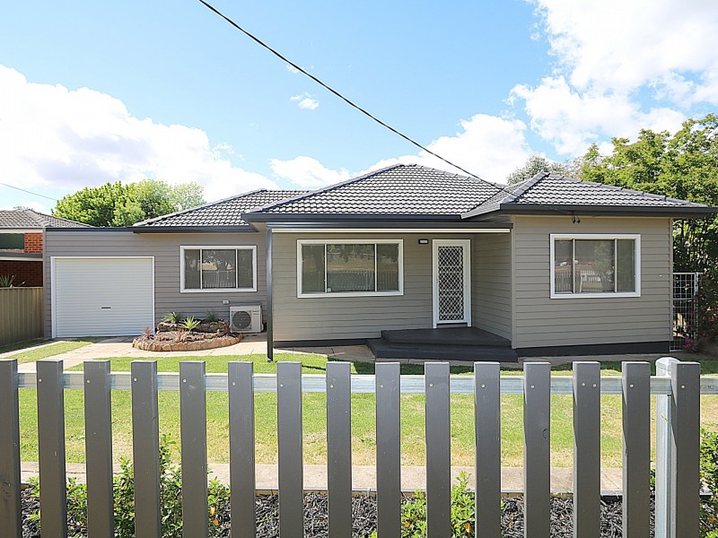 9 Paull Street, Kooringal NSW 2650