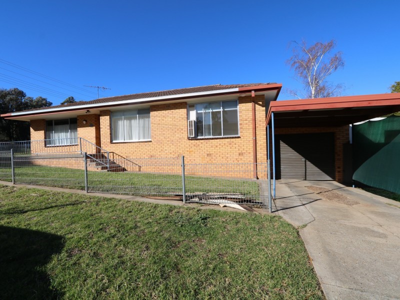 60 Mimosa Drive, Mount Austin NSW 2650