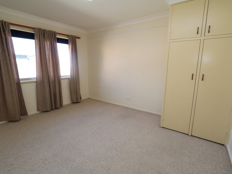 60 Mimosa Drive, Mount Austin NSW 2650