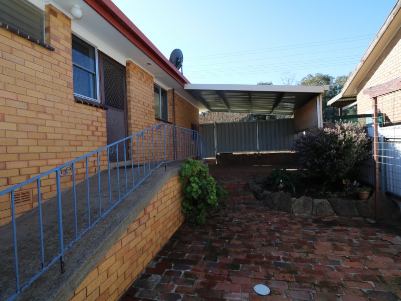 60 Mimosa Drive, Mount Austin NSW 2650