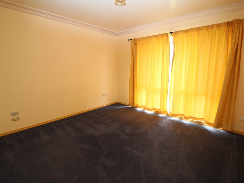 4/1 Juniper Place, Forest Hill NSW 2651